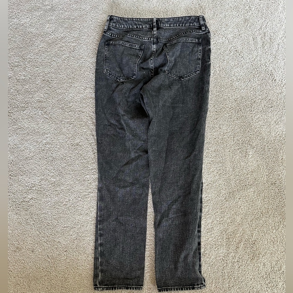 Black PacSun mom jeans size 26 in good condition